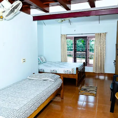 Prakruthi Home Stay Sollebail Exterior photo