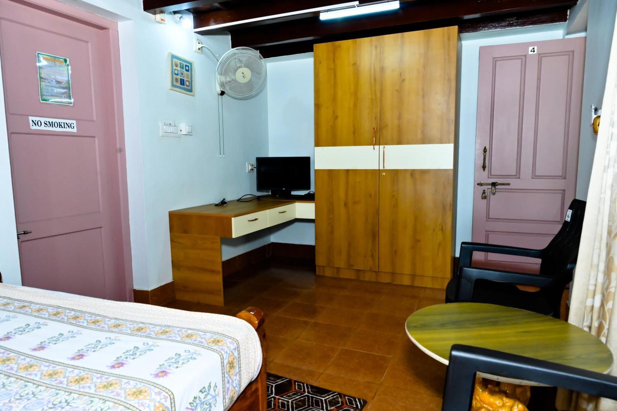 Prakruthi Homestay *